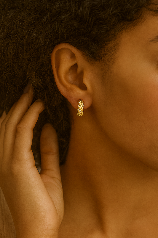 14k Curb Link Huggie Hoop Earrings